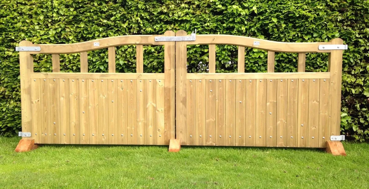 Bespoke heavy duty driveway / entrance gates - Image 3