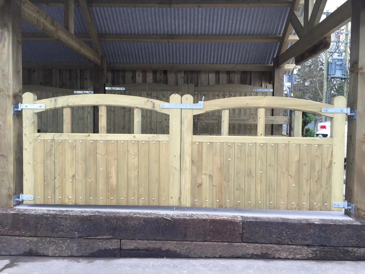 Bespoke heavy duty driveway / entrance gates - Image 4