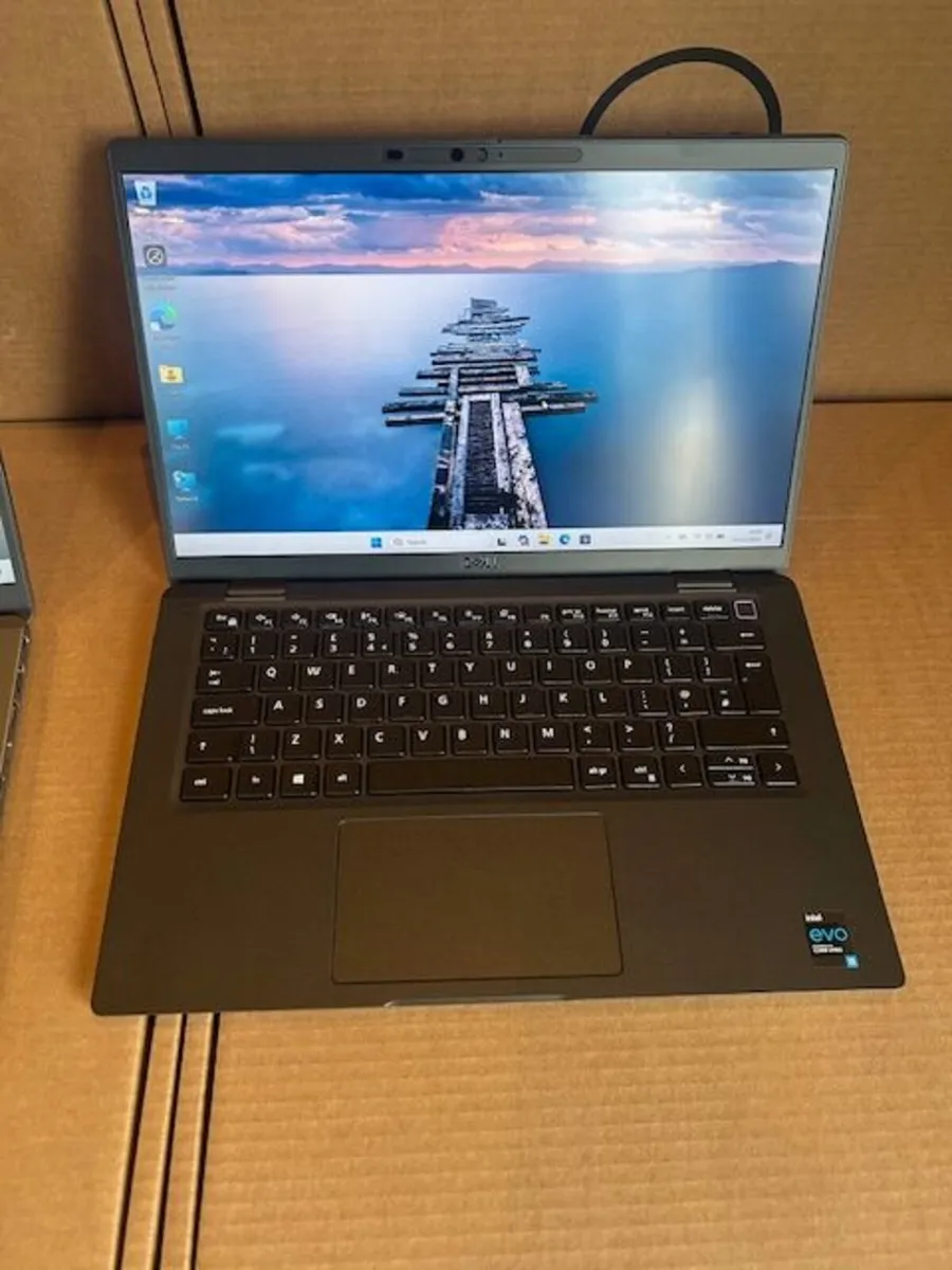 Dell Latitude 7420 14" Touch 16GB/256/Win 11 Pro - Image 1