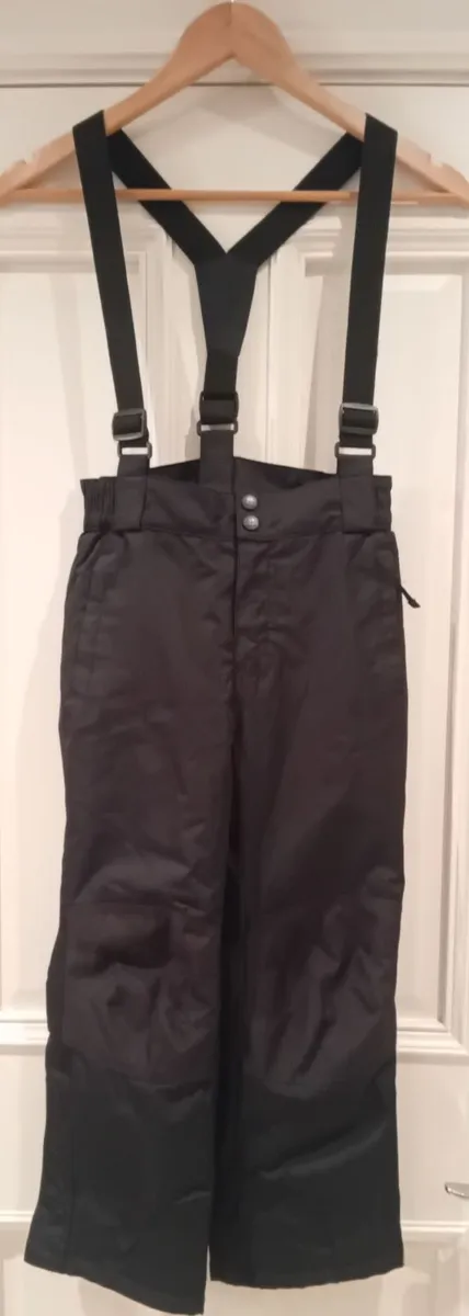 Childs ski trousers and boots - Image 1