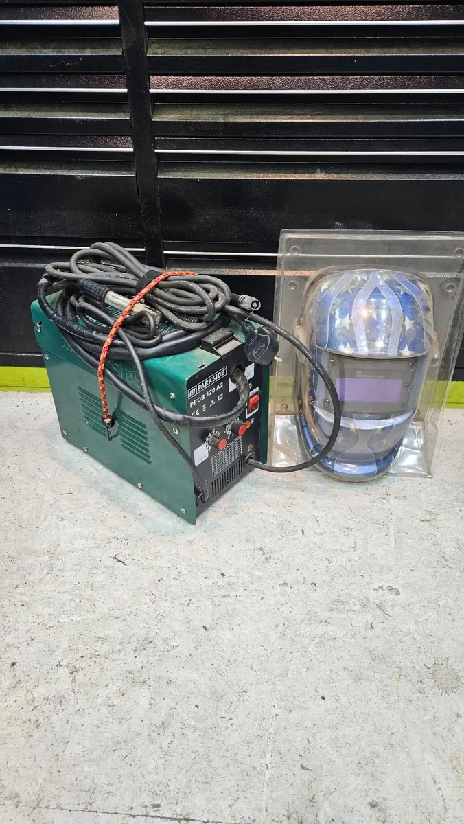 Mig welder and helmet - Image 1