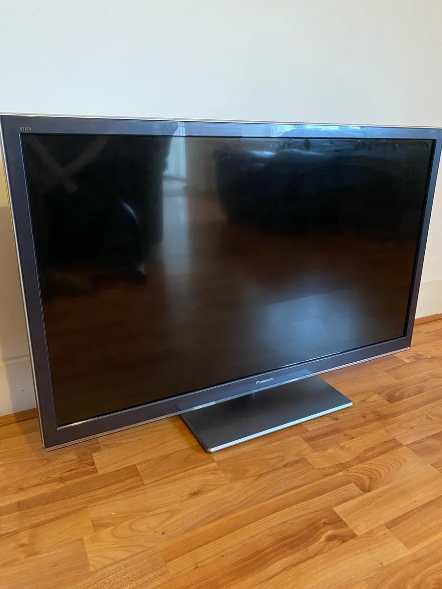 43 Inch Panasonic Tv - Image 1