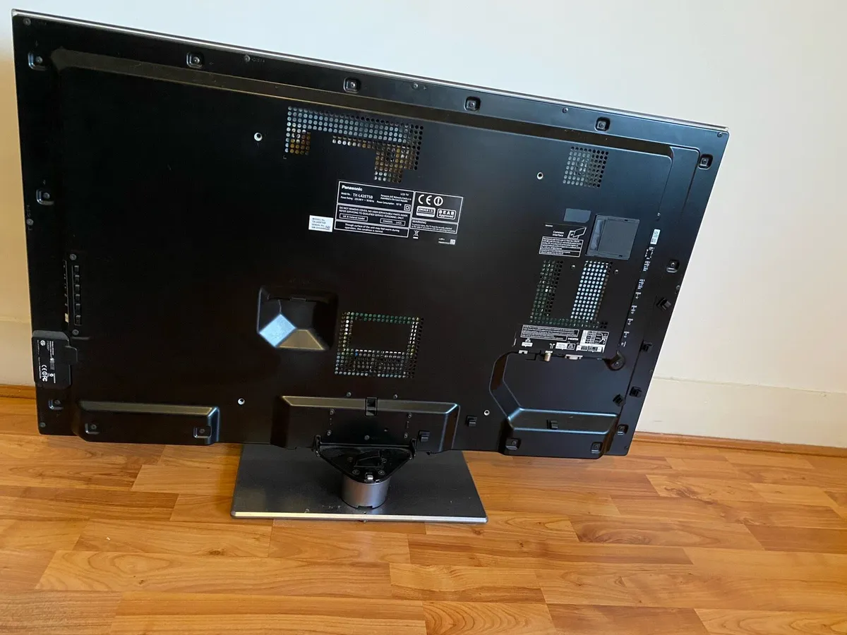 43 Inch Panasonic Tv - Image 2