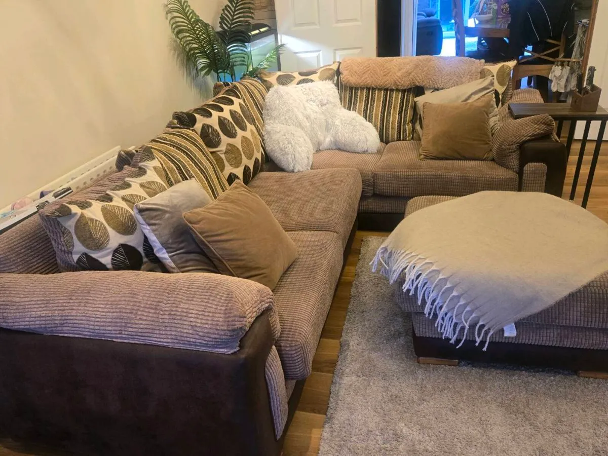 Corner couch - Image 3