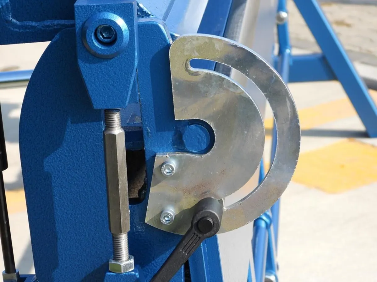 Sheet metal folder 3m-1mm of steel 560KG Strong! - Image 3