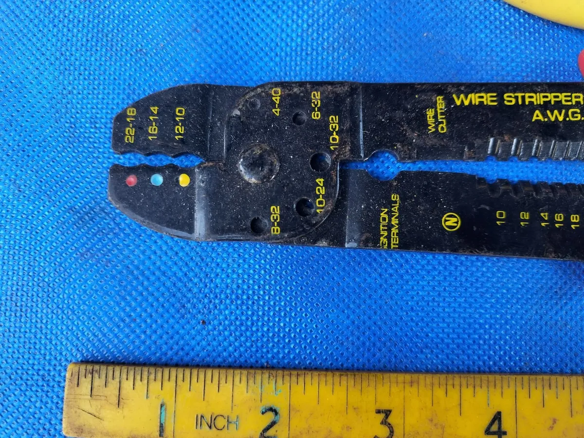 4 Pliers Type Tools - Image 3