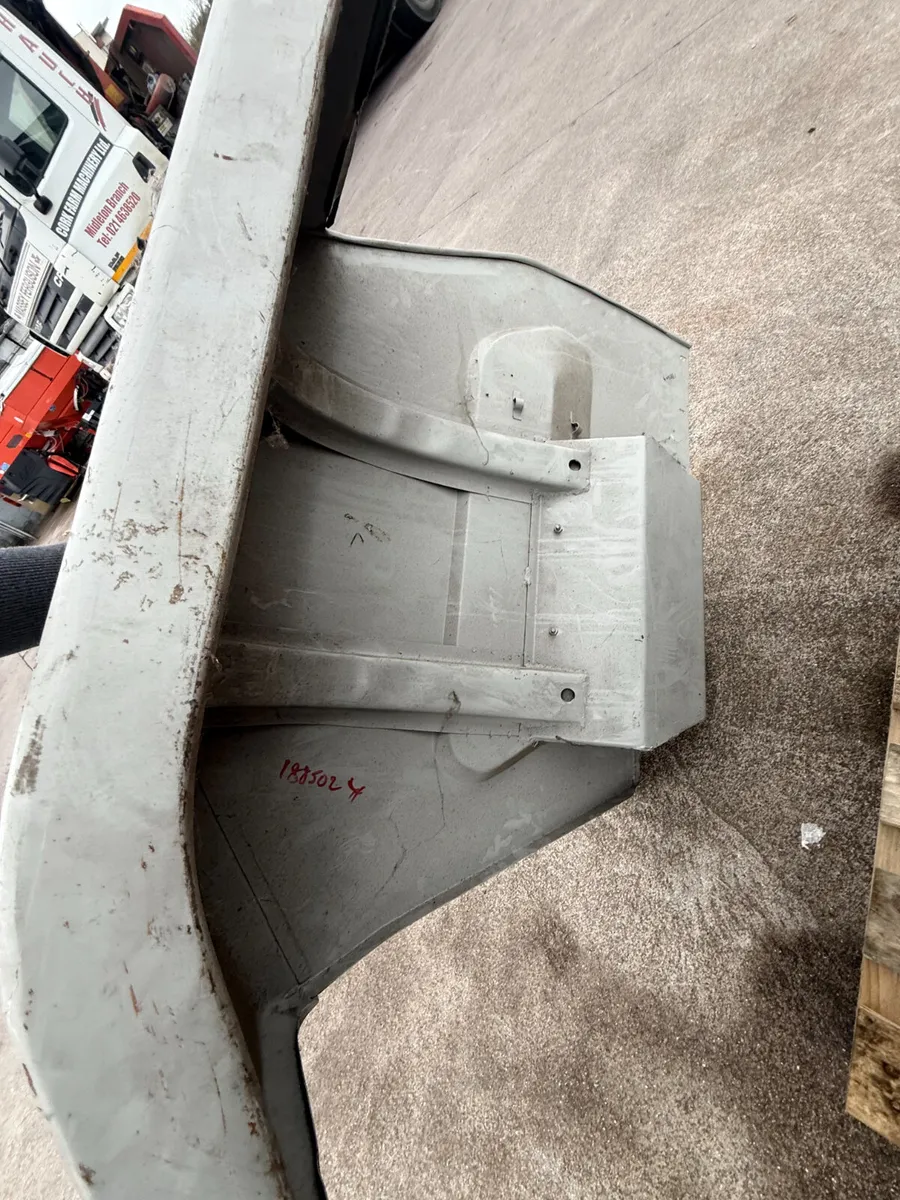 Massey Ferguson 135 Right Side Fender Kit - Image 3