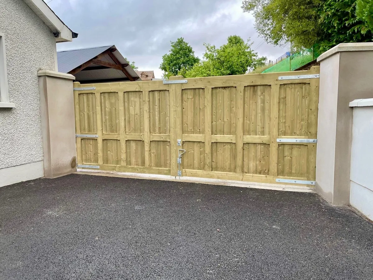Bespoke heavy duty driveway / entrance gates - Image 4
