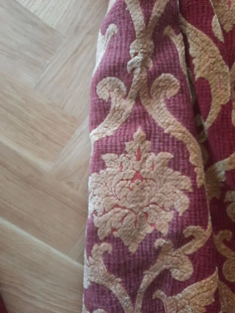 Curtains ( 1 pair) - Image 2