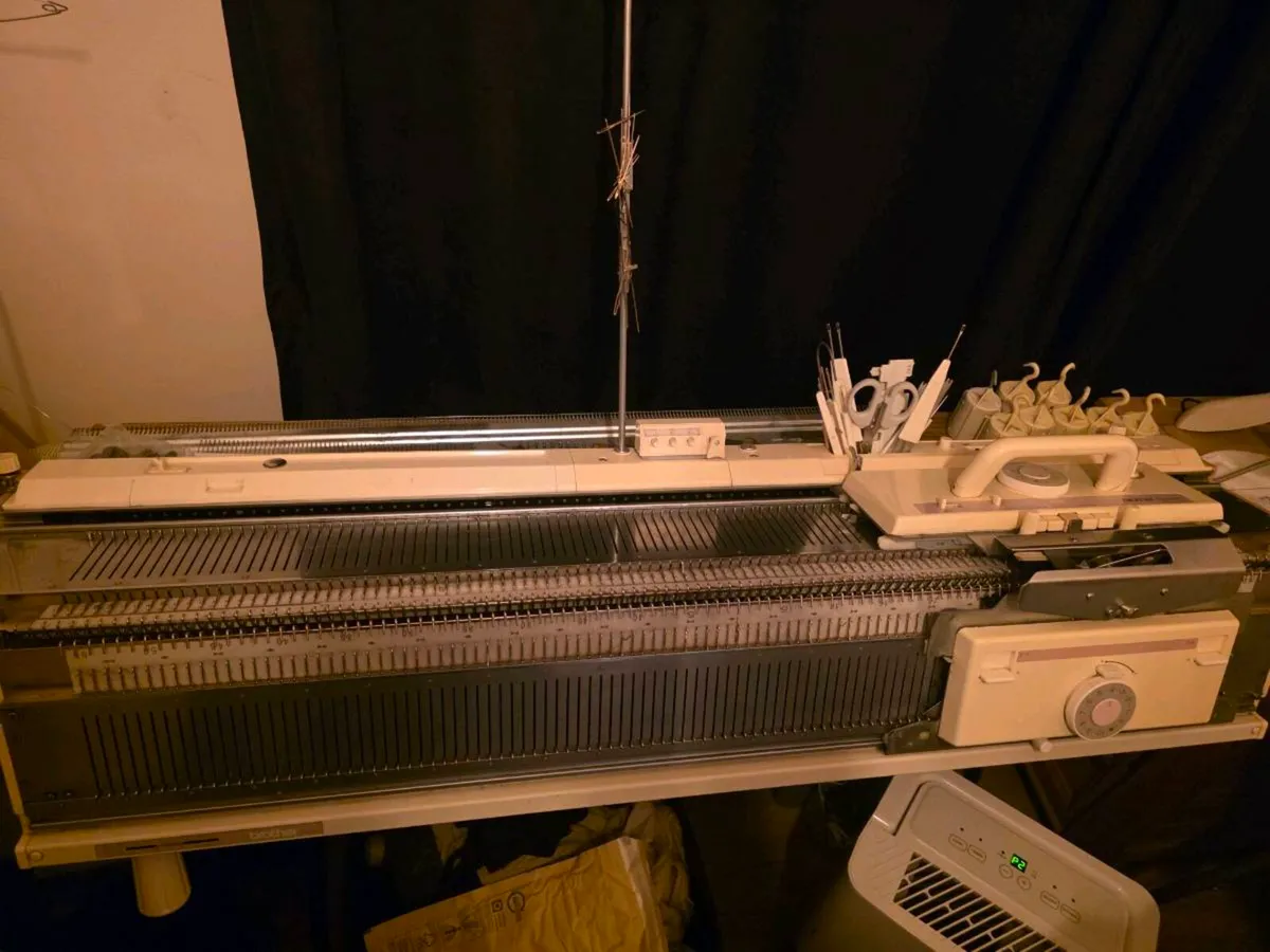 Knitting machines - Image 2