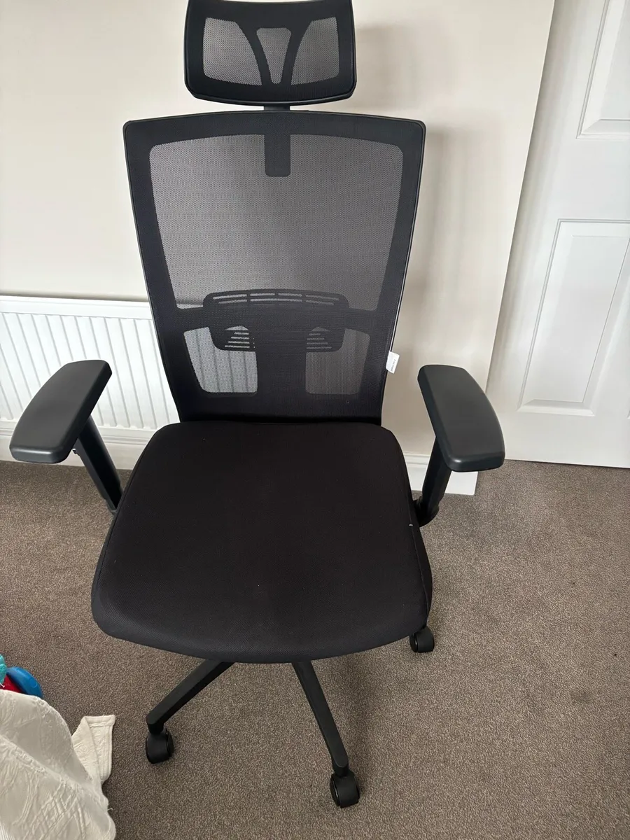 Ergonomic office chairs x 2 - Image 2