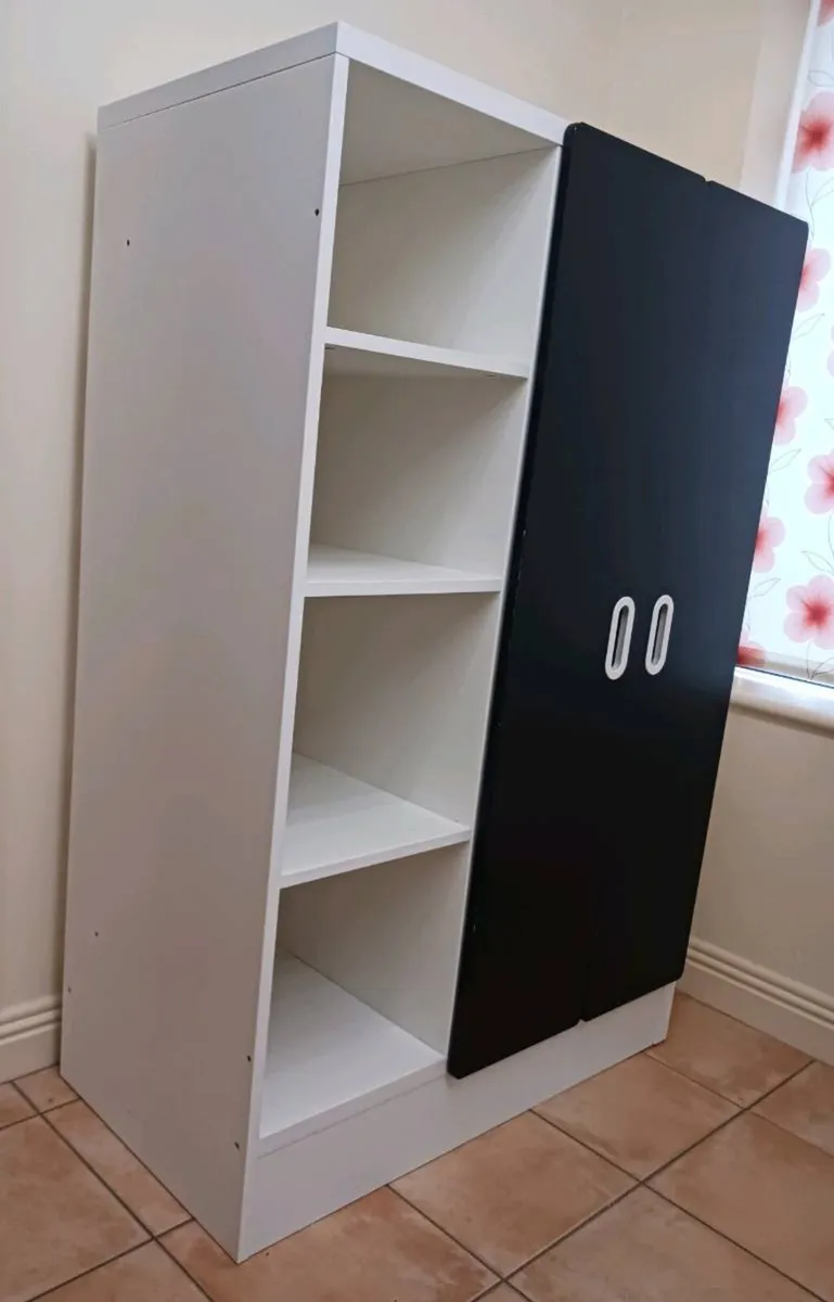 Kids wardrobe - Image 3