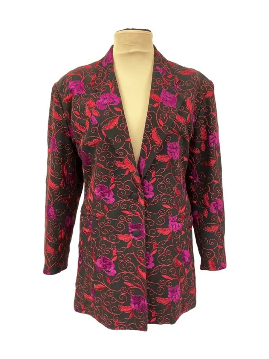 Curated Vintage Fashion - Image 2