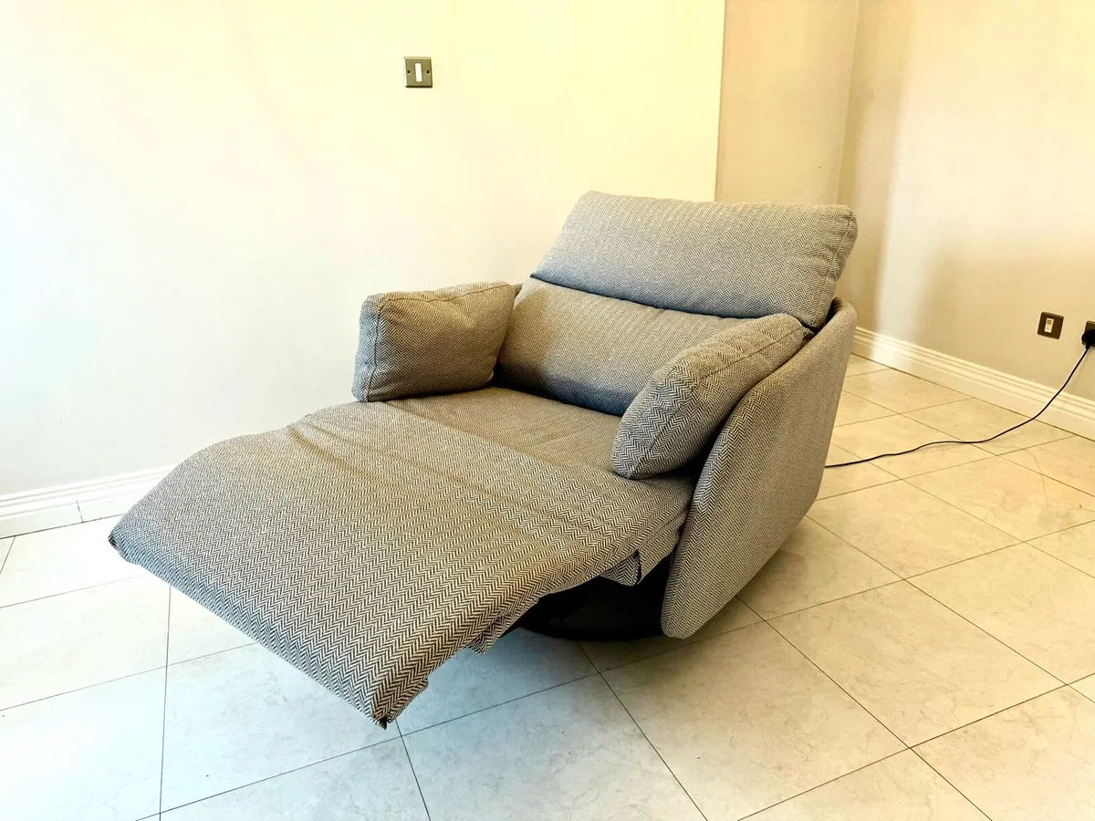 Fama Electric Reclining Swivel Chair - Image 4