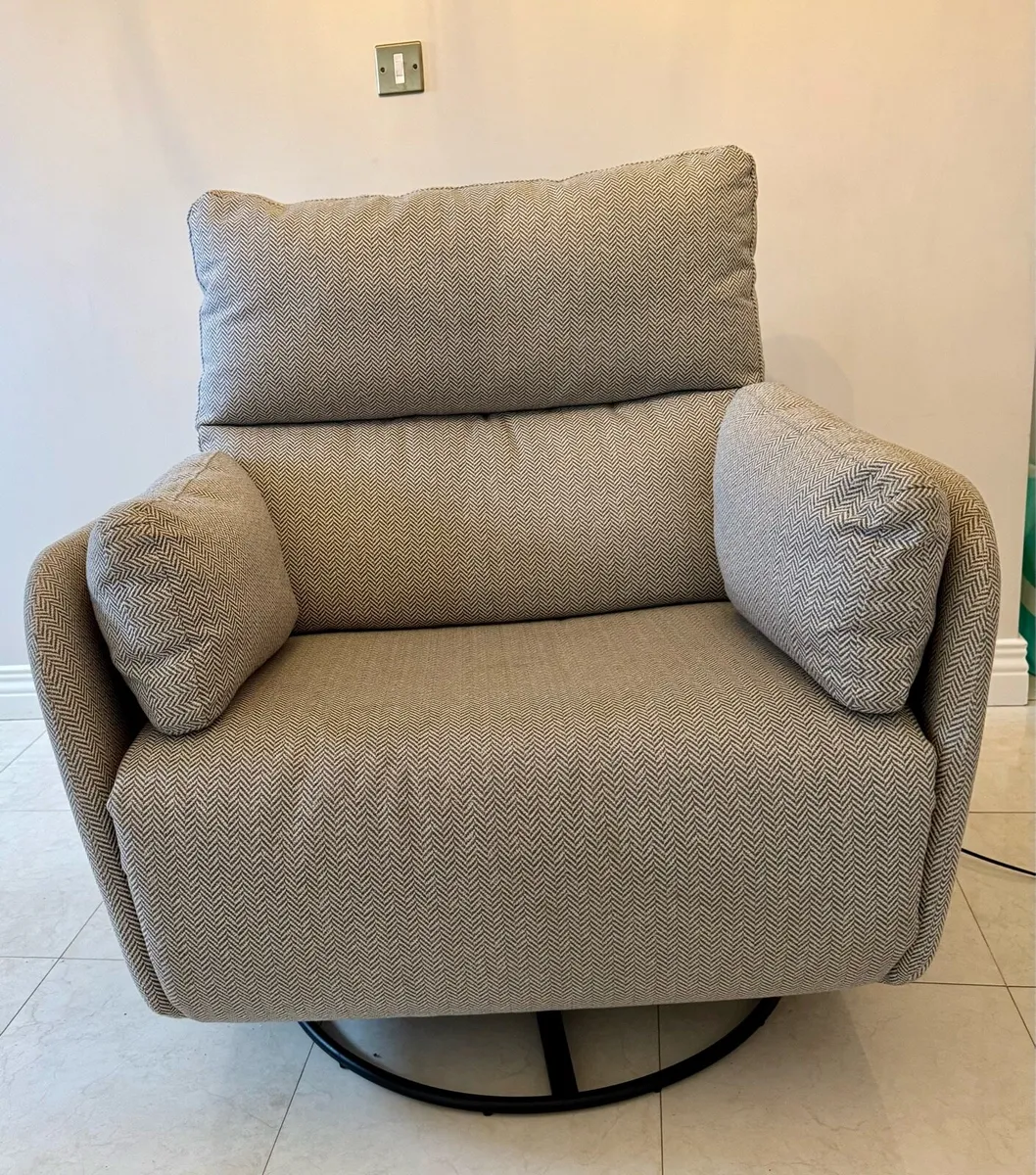 Fama Electric Reclining Swivel Chair - Image 2