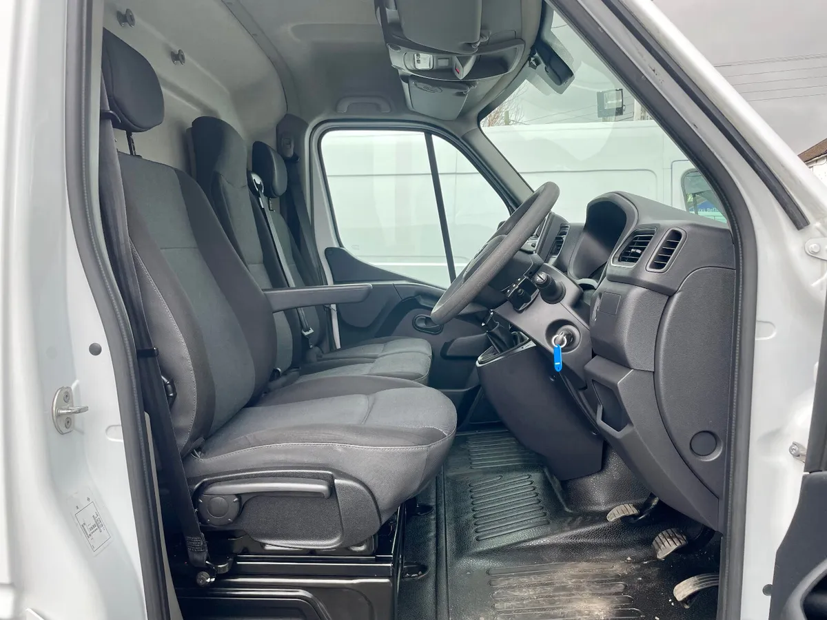 Nissan NV400  L3H2 2.3 CDTI 135BHP FWD LWB,2021 - Image 4