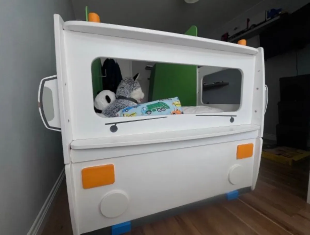 Single custom made bin truck bed - Image 3