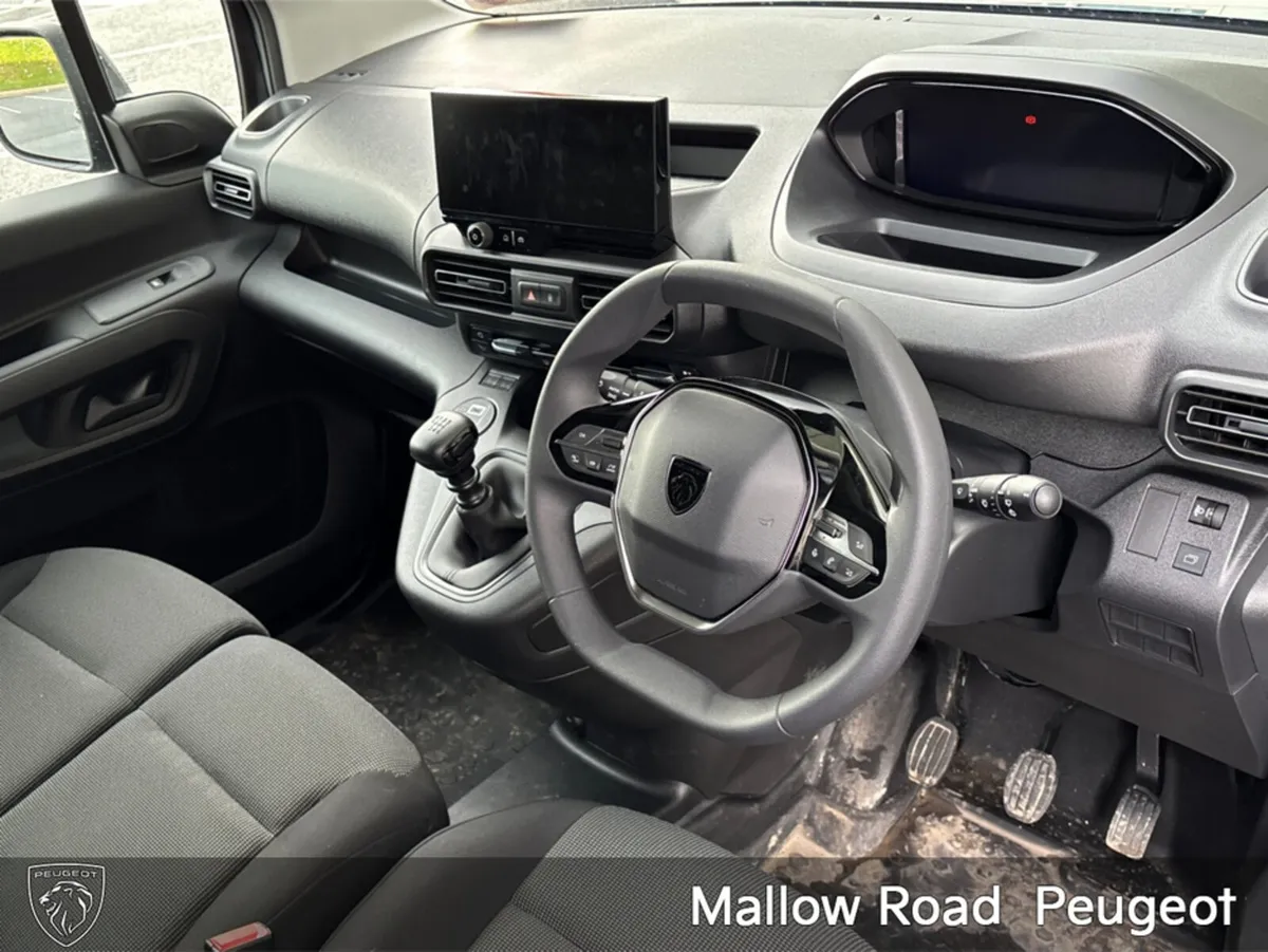 Peugeot Partner Professional Plus	1.5 BlueHDi 100b - Image 2
