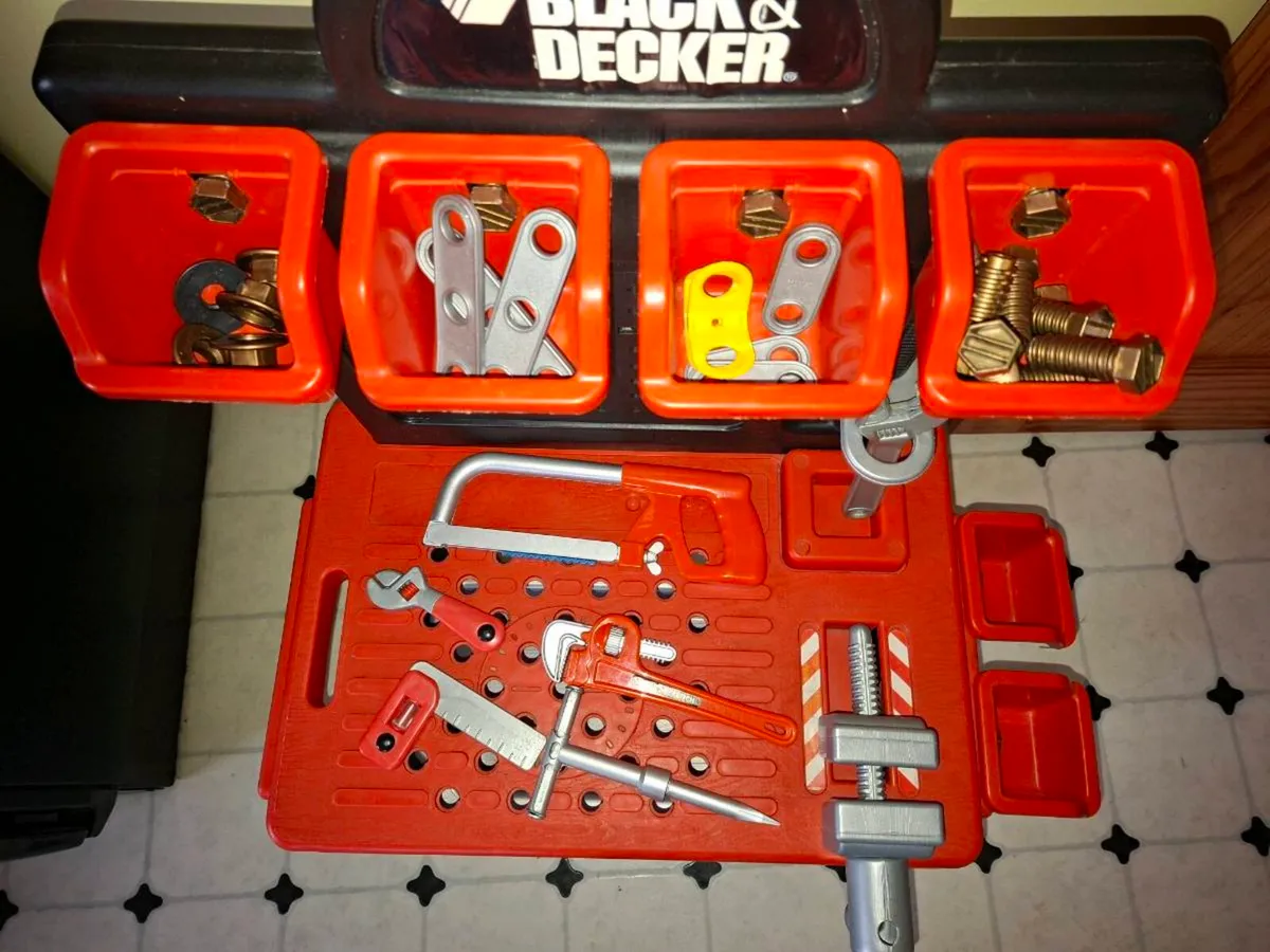 Workbench with tools - Image 2