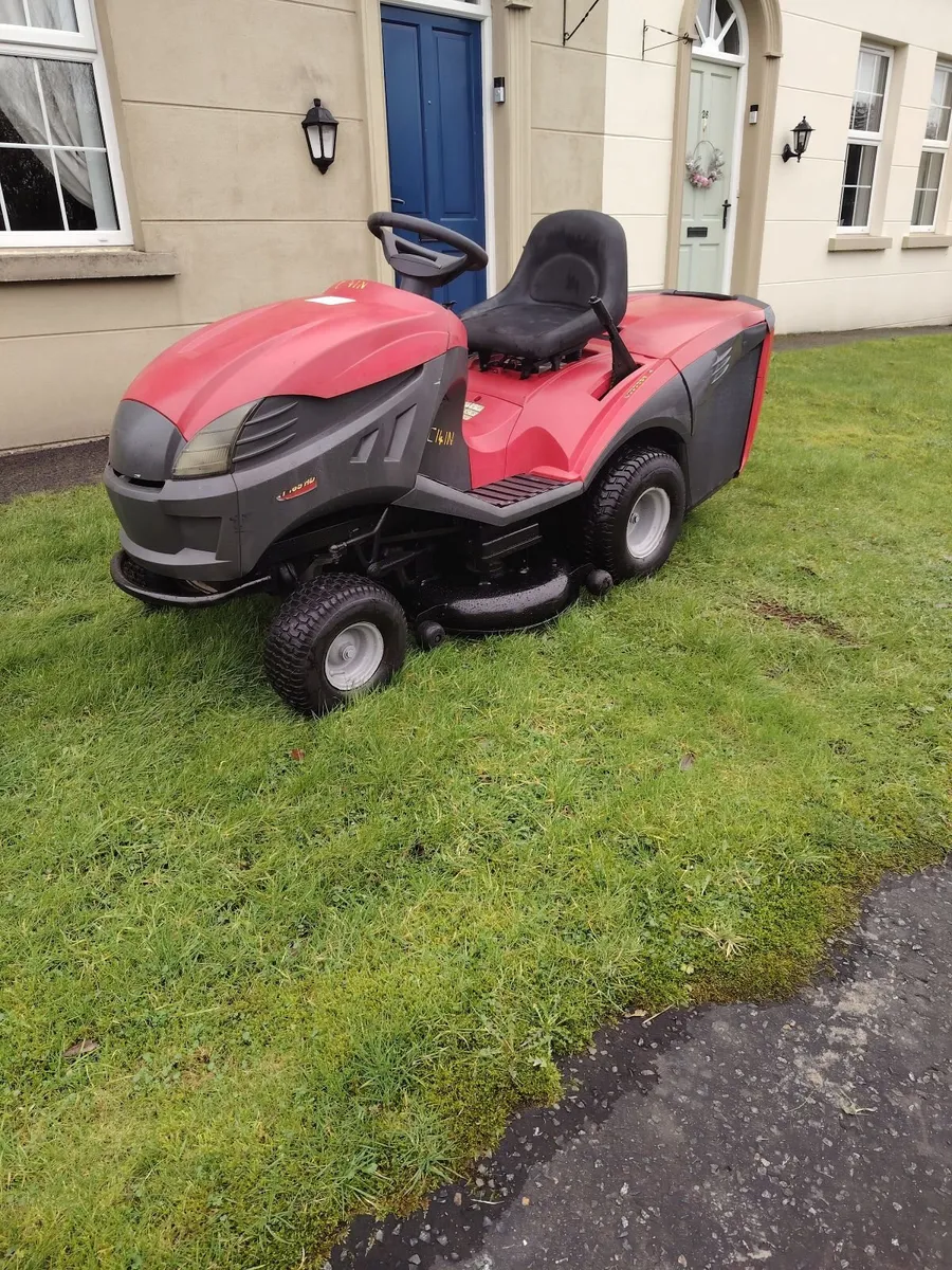 Castelgarden petrol ride on lawnmower - Image 2