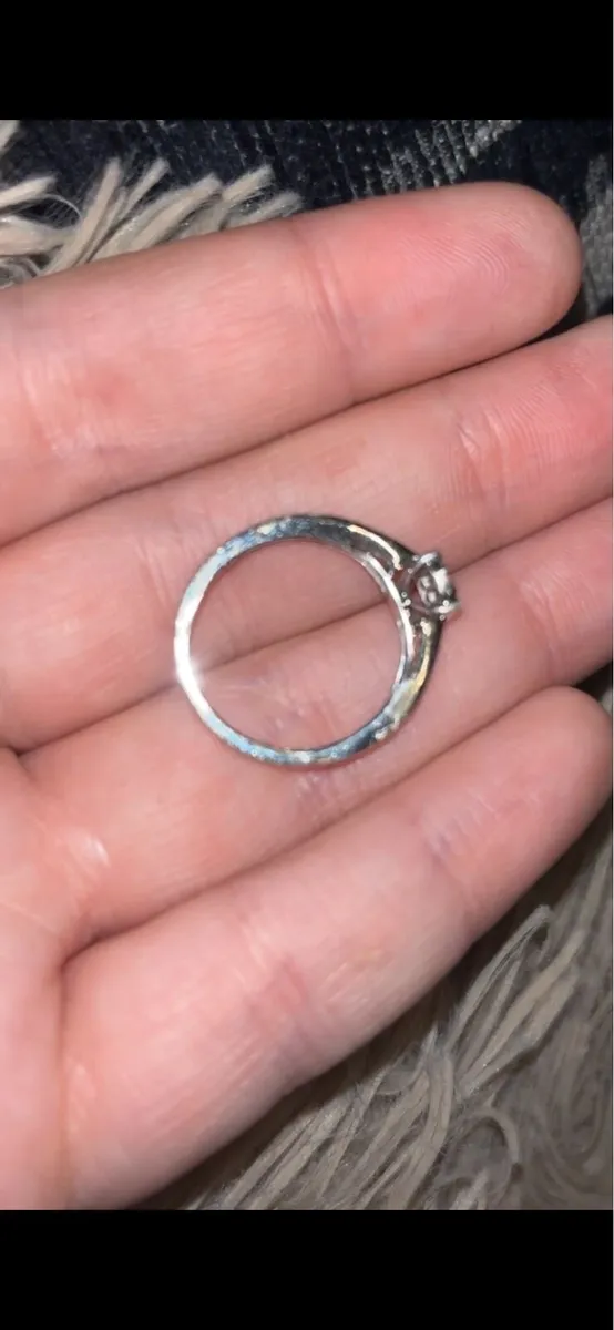 Engagement ring - Image 2