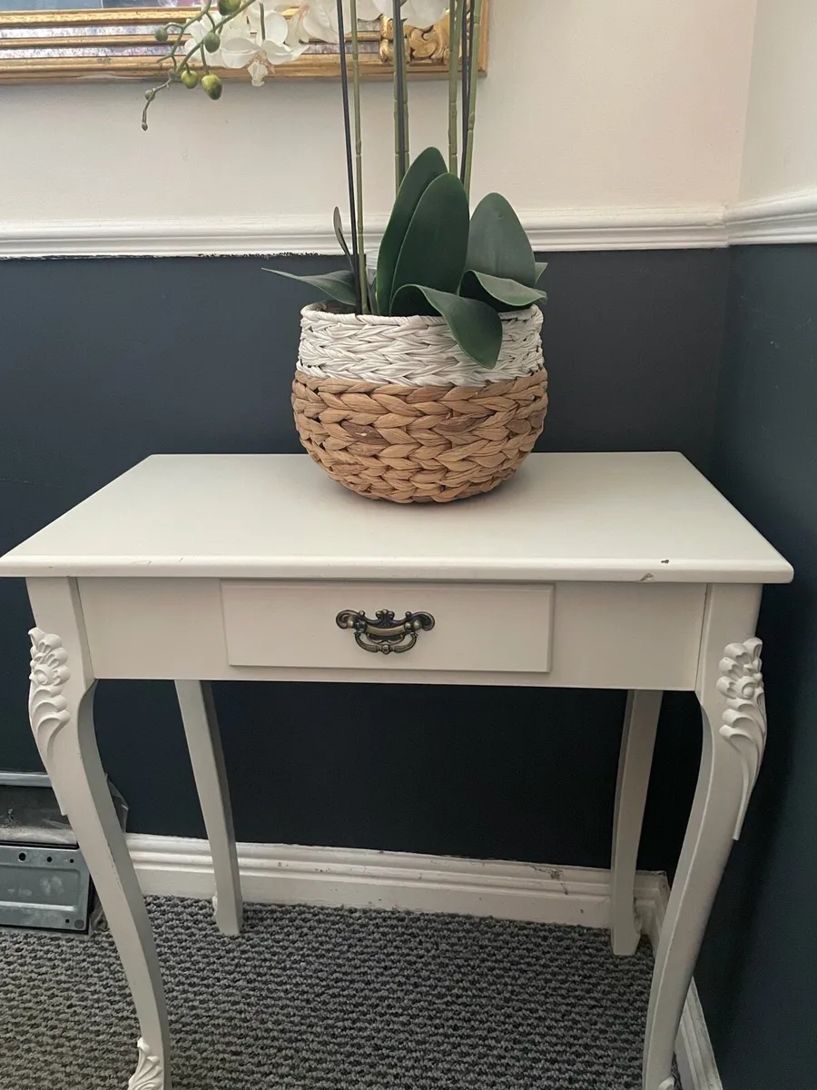 Newgrange White vanity table - Image 1