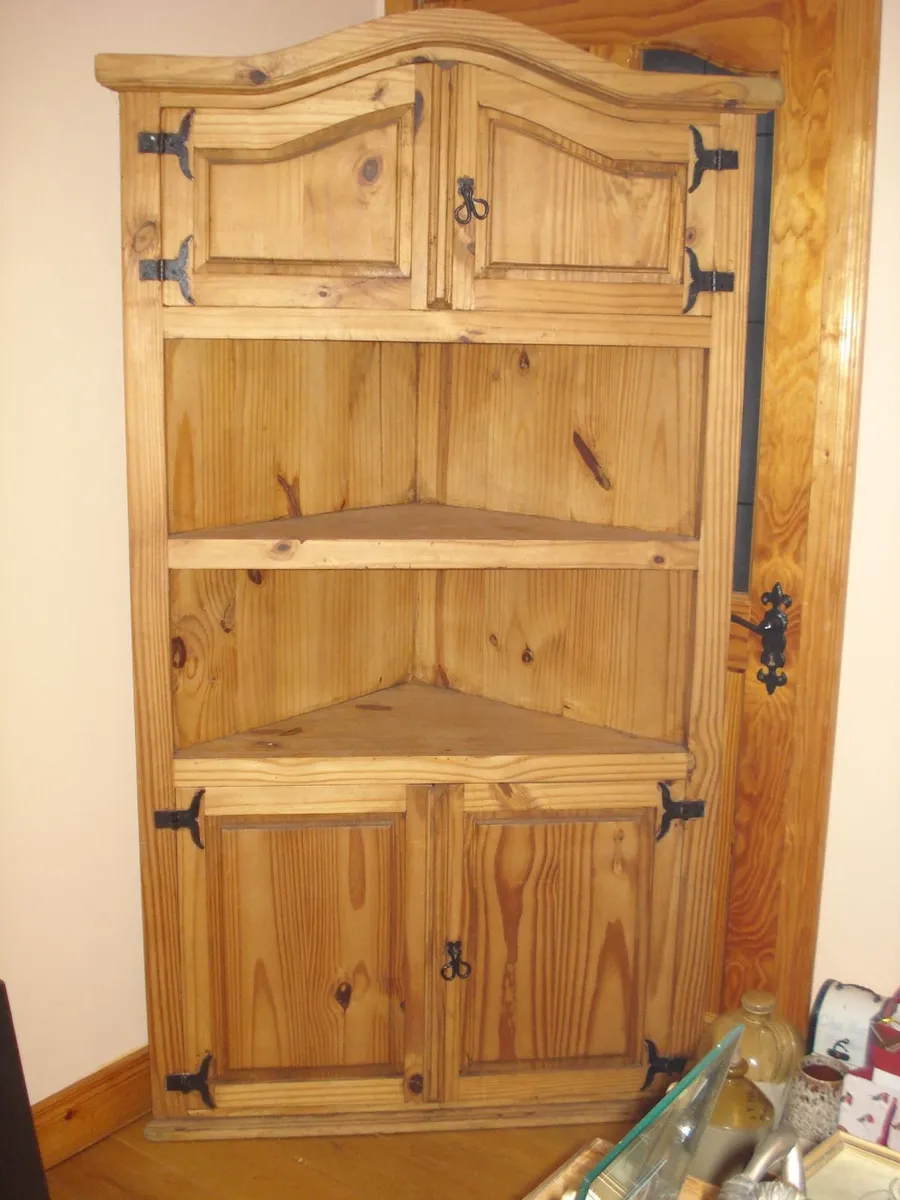 VINTAGE MEXICAN PINE DISPLAY CORNER UNIT. - Image 1