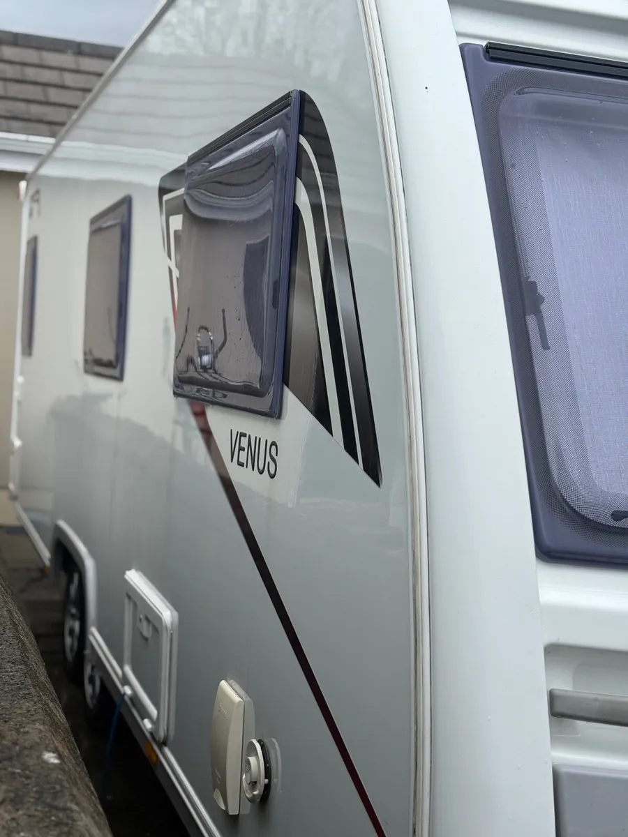 2018 luner Venus 6 berth - Image 2