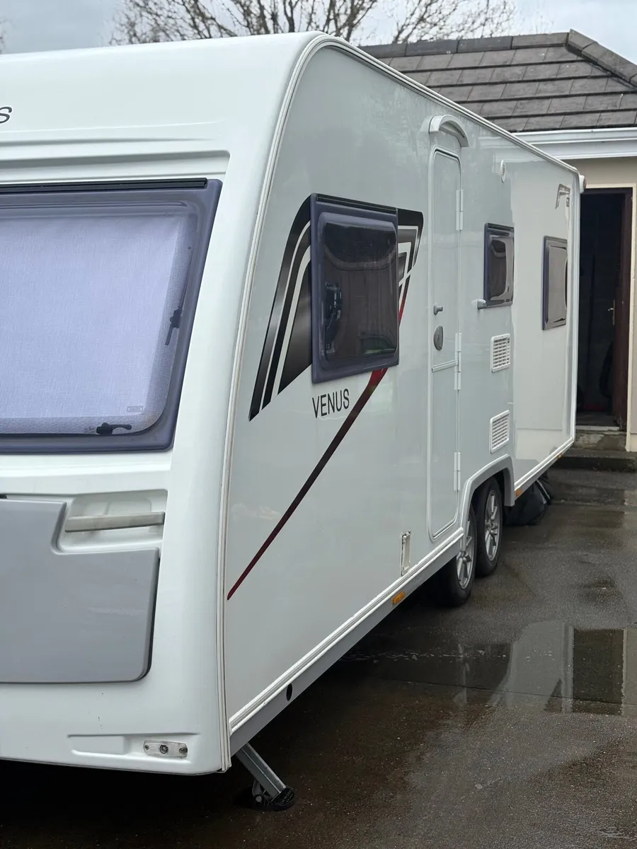 2018 luner Venus 6 berth - Image 1