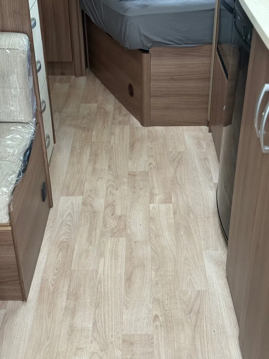 2018 luner Venus 6 berth - Image 4