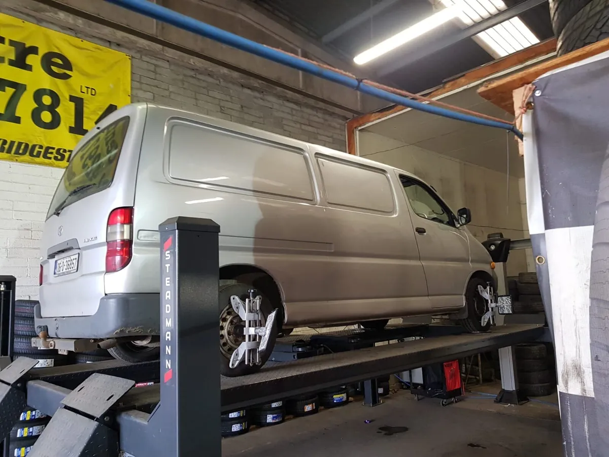 3D Wheel alignment & 4 tonne 4 post lift - Image 1