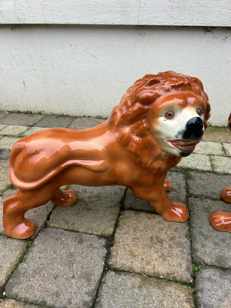 Antique Staffordshire lions x 2 - Image 2