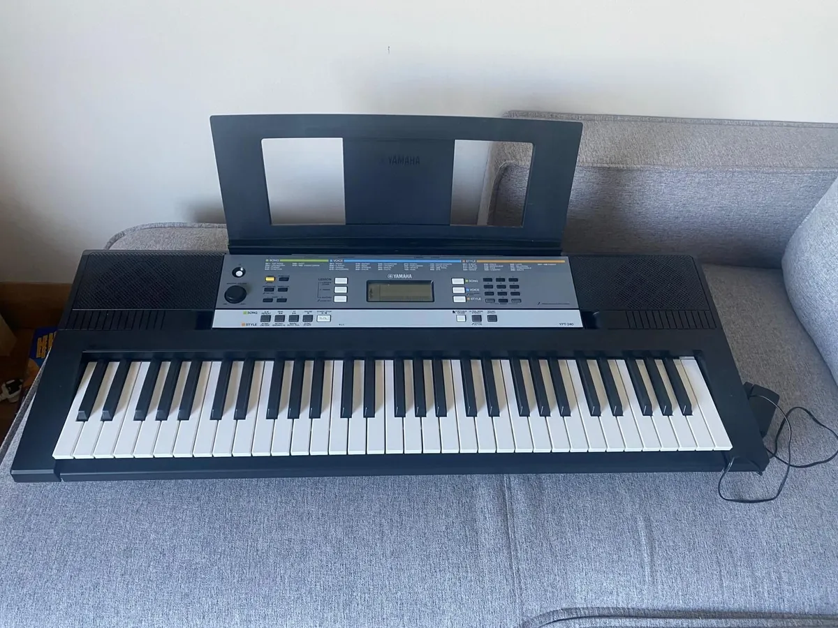 Yamaha YPT 240 Portable Keyboard, Black - Image 1