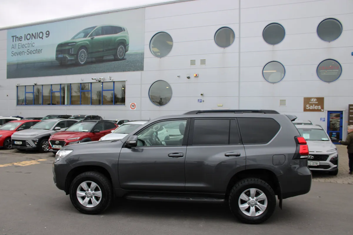 Toyota Land Cruiser 2022 - Image 2