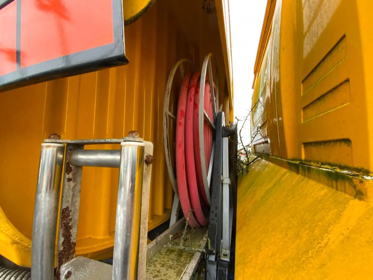 Scania P-Series 6 x 4 NEXT GEN p320 FUEL TANKERPAR - Image 4