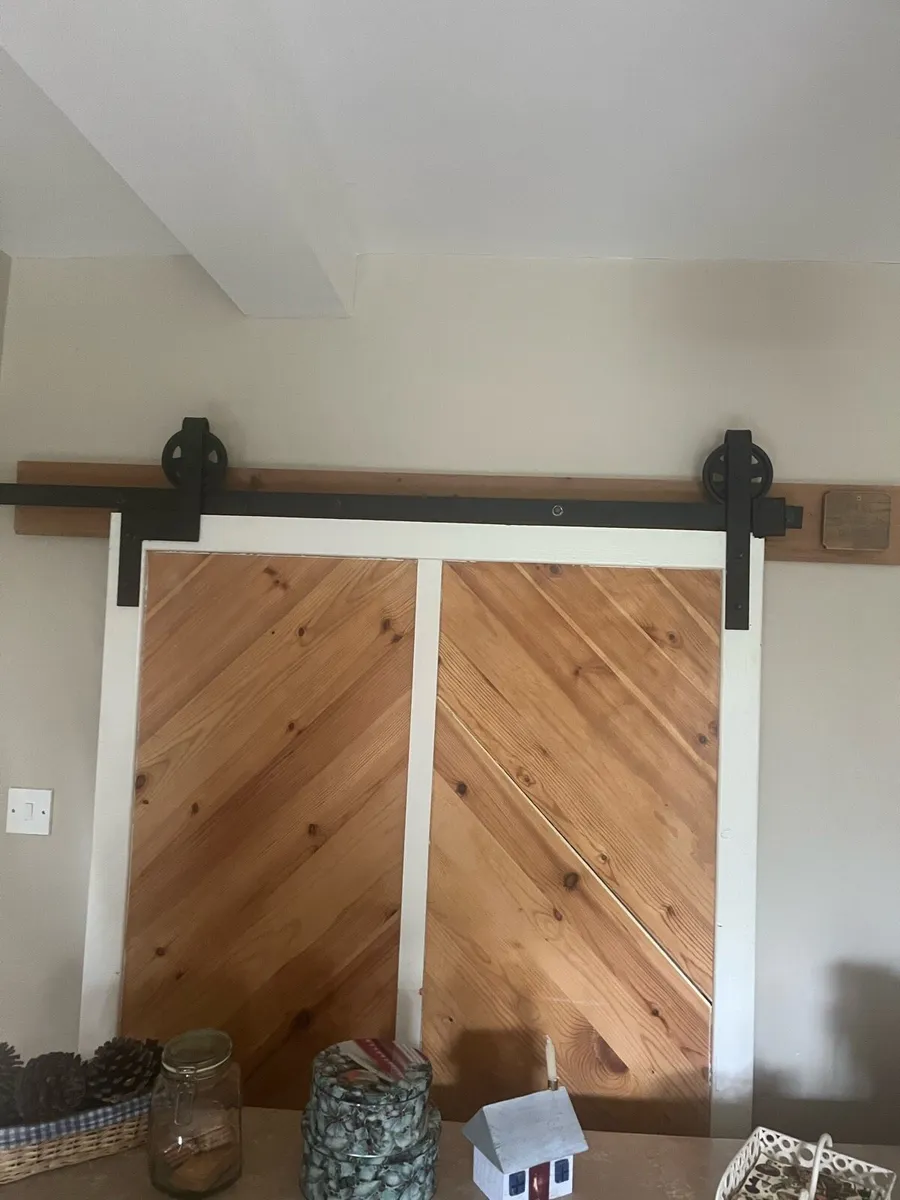 Sliding Barn door with hardware - Image 2