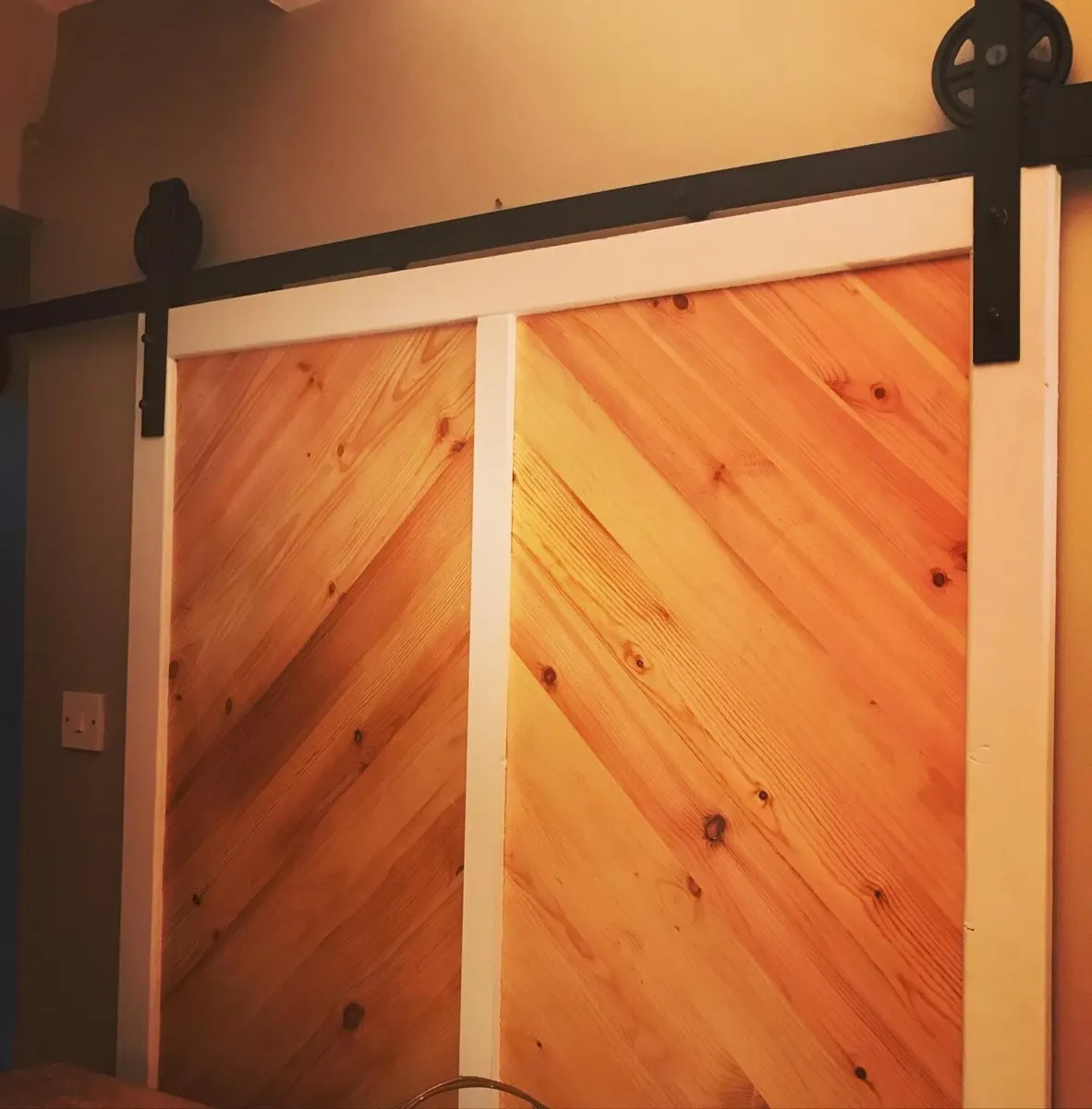 Sliding Barn door with hardware - Image 1