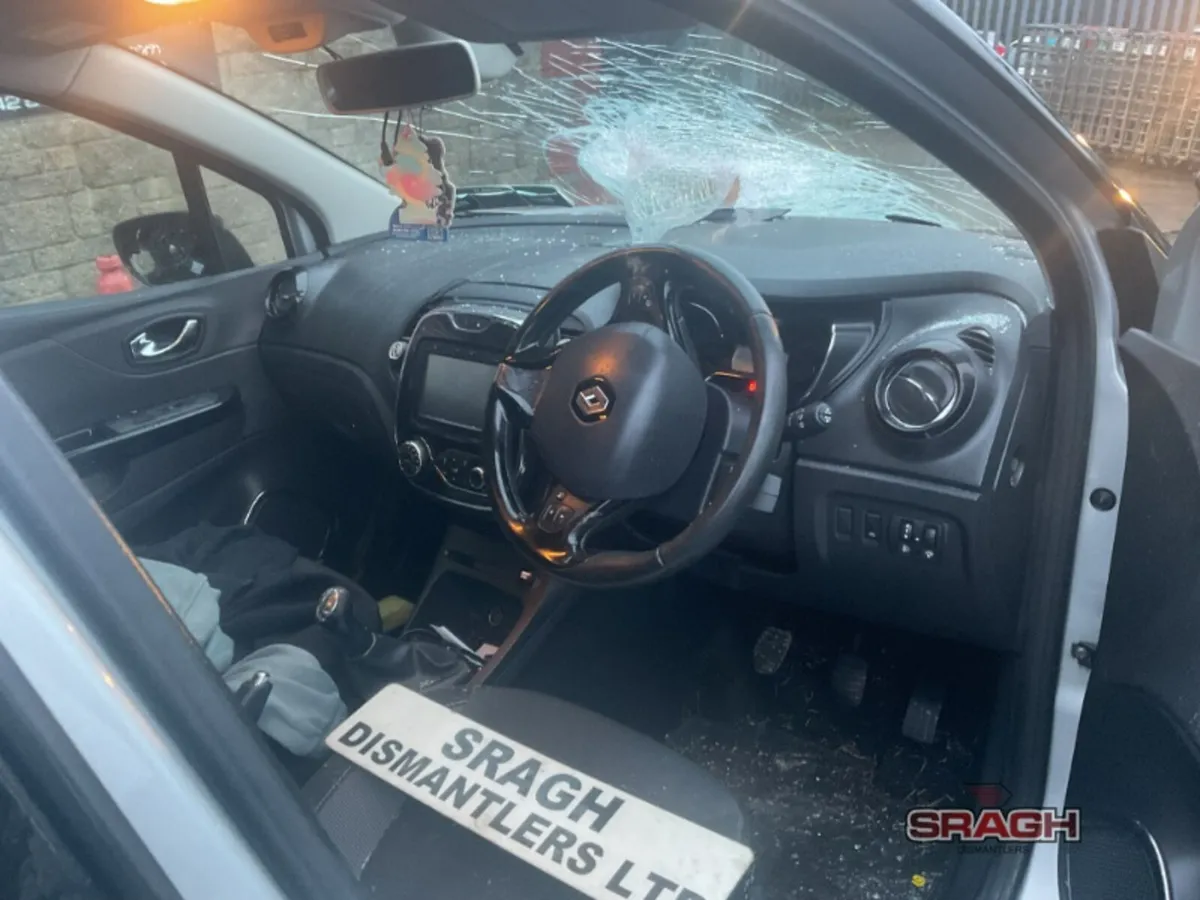 RENAULT CAPTUR COLLECTION - Image 4