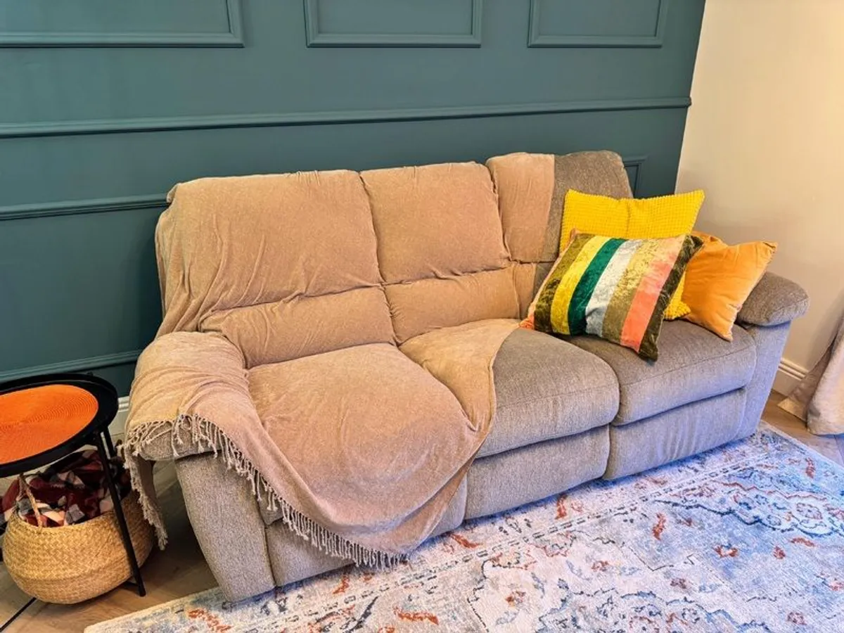 Sofa for sale - Image 4