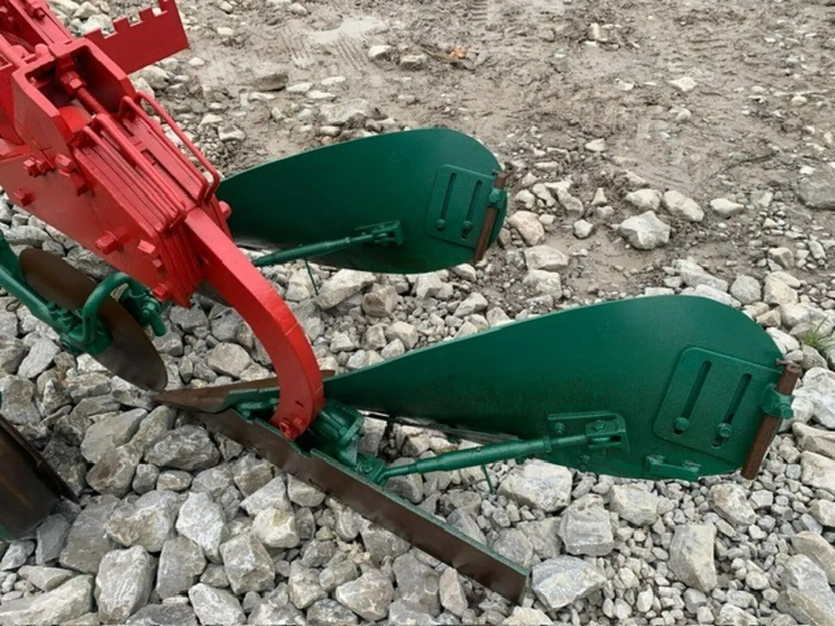 KV 2 FURROW COMPETITION PLOUGH - Image 3