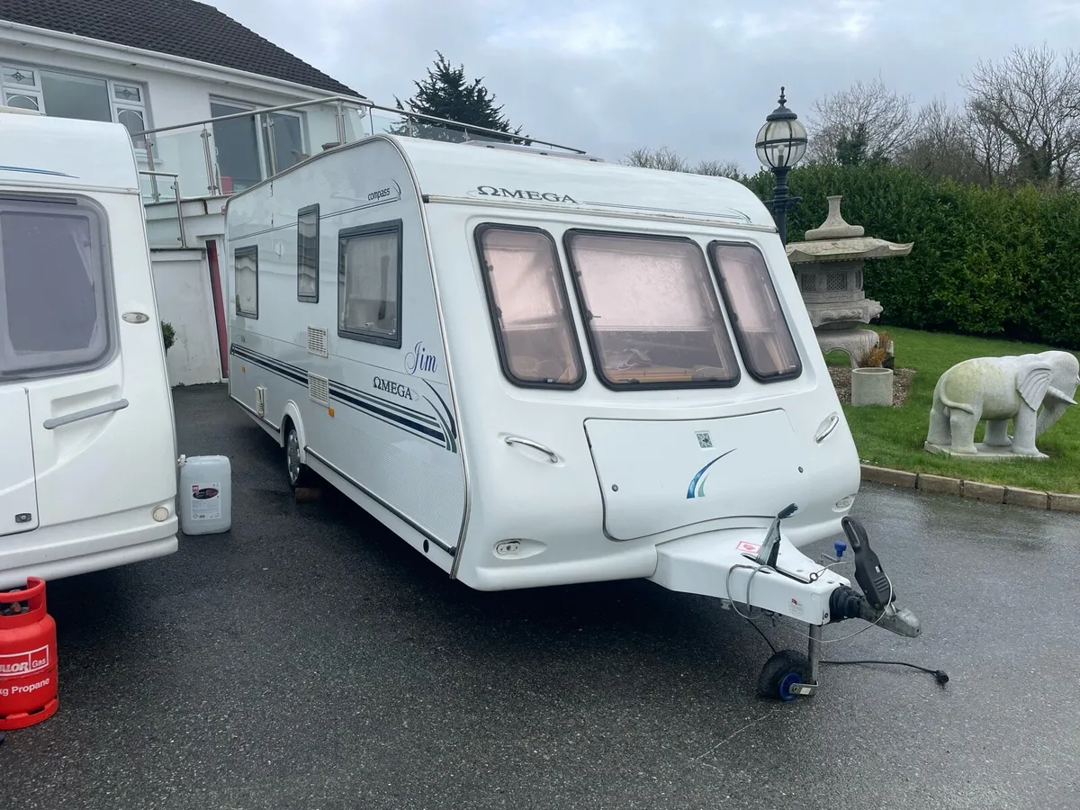4 birth light weight caravan - Image 1