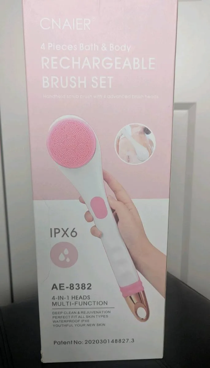Bath & Body Electric Brush Set - Image 3