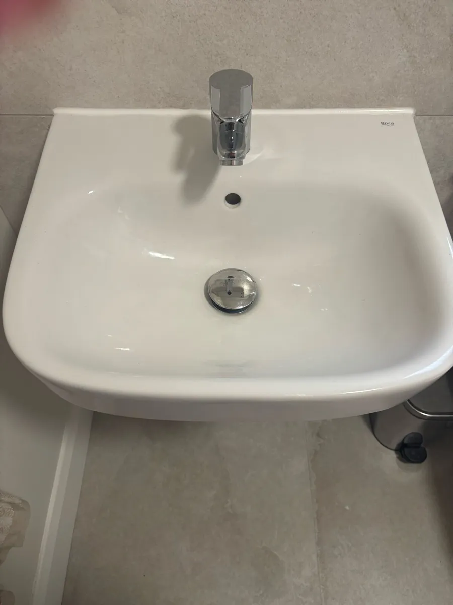 Roca sink and tap 600mm - Image 1