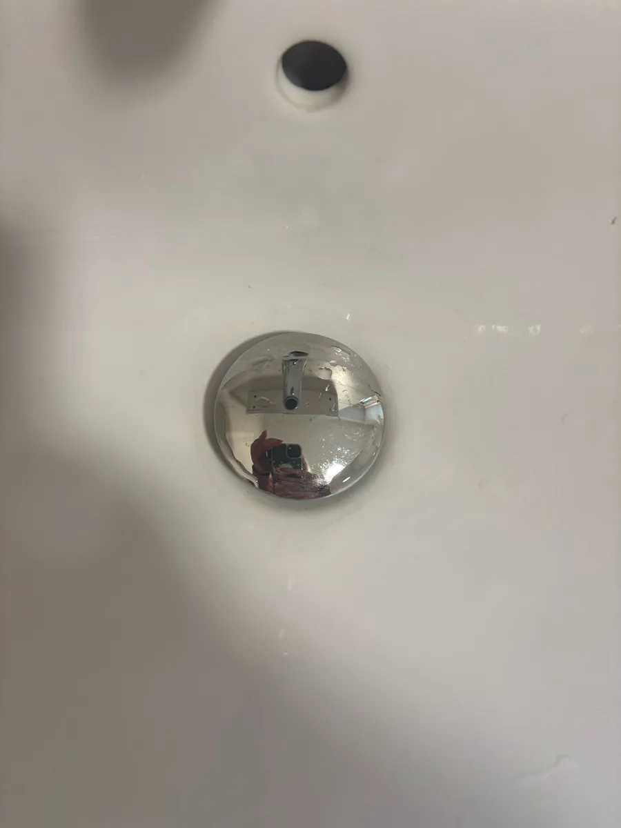 Roca sink and tap 600mm - Image 4