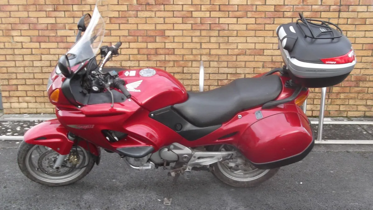 02 Honda  DEAUVILLE 650cc,,TRADE UP - Image 1