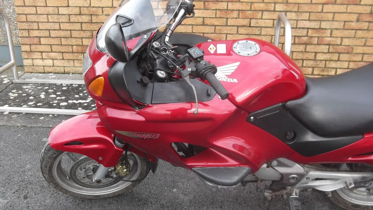02 Honda  DEAUVILLE 650cc,,TRADE UP - Image 2