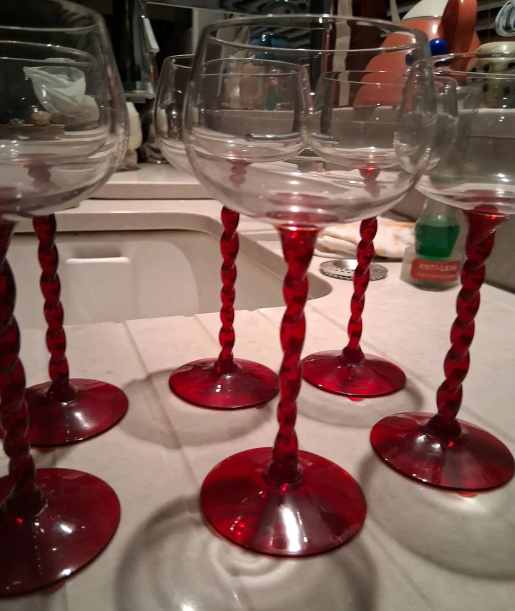 Vintage wine glasses - Image 2