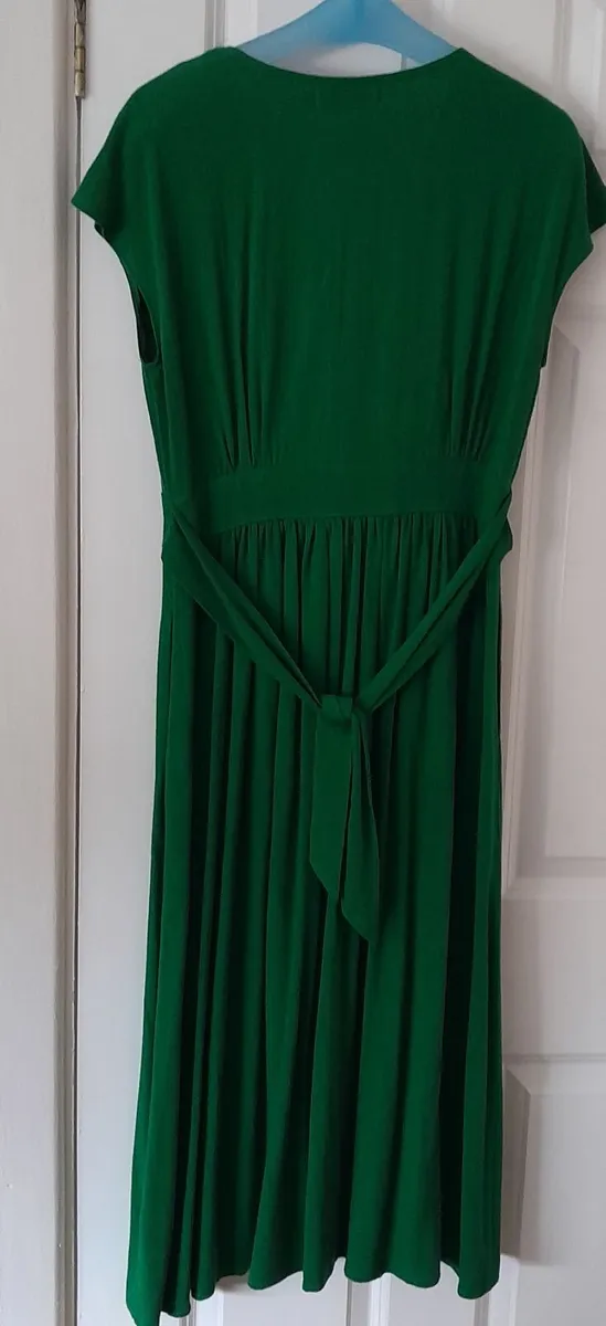 Dress size 8 - midi - Image 2