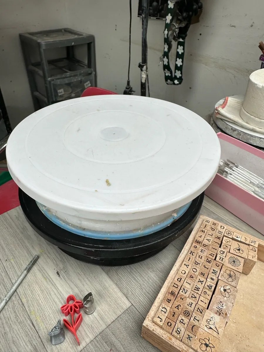 2 rotating turntables - Image 3