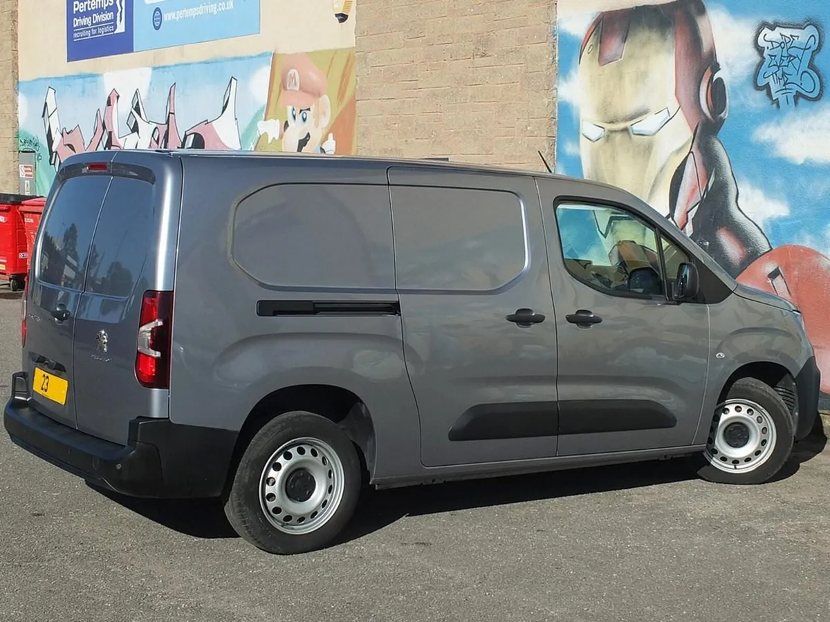 2023 Peugeot Partner Small Panel Van - Image 3